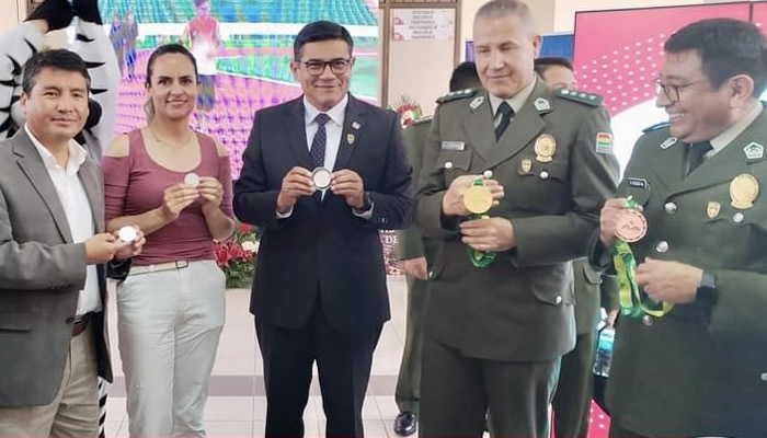 Sucre Revel Sus Medallas